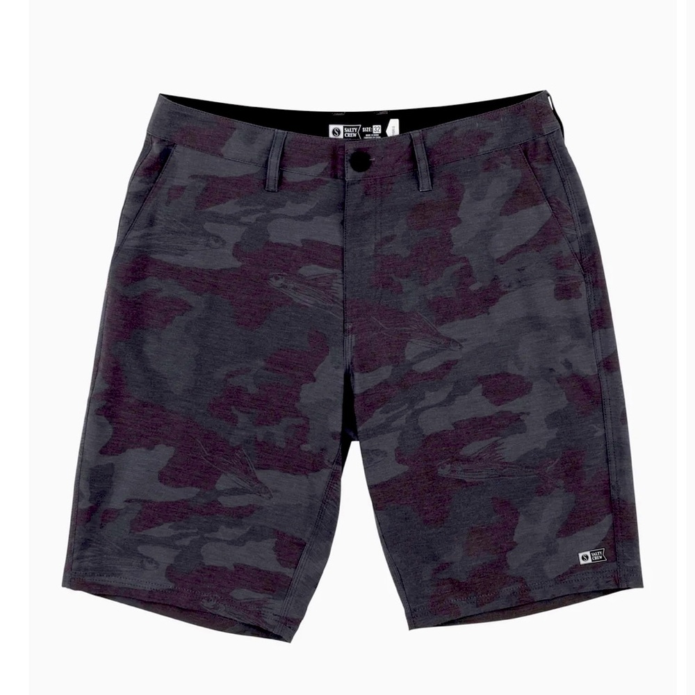 Black camo Salty Crew Hybrid Drifter walking short. Size 28. Like new!